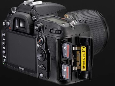 Nikon D7000 DSLR Camera Kit 18-105mm Len