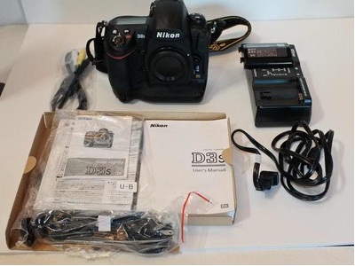 Nikon D3S 12.1-megapixel SLR .. $1500